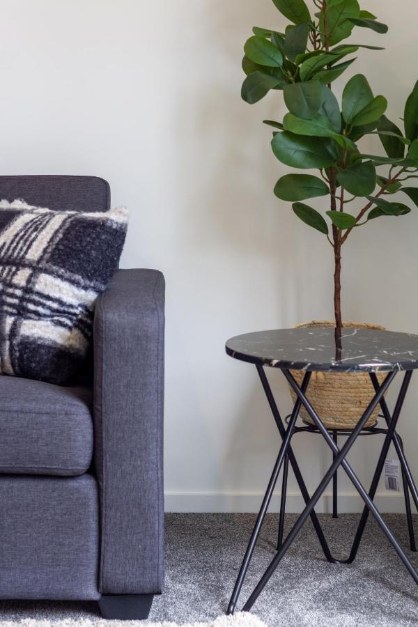 Upper Riccarton Dream - 2 Bed 2 Bath W/Carpark Apartment Christchurch Exterior photo