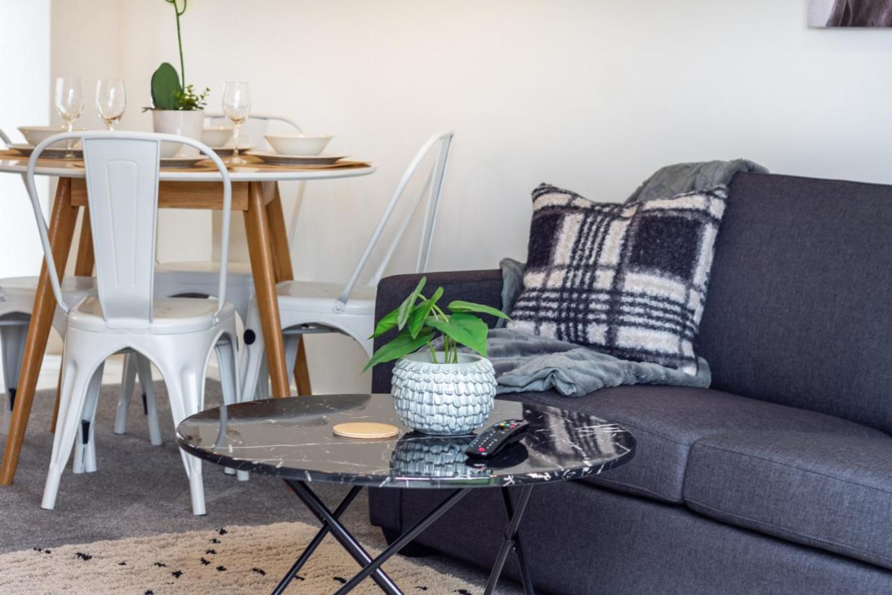 Upper Riccarton Dream - 2 Bed 2 Bath W/Carpark Apartment Christchurch Exterior photo